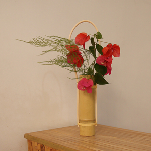 Bambusstangen-Blumenvase mit Griff